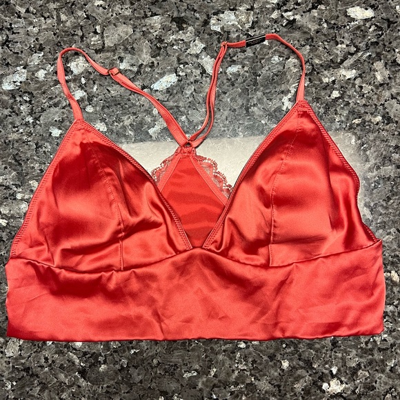 NWT Victoria’s Secret Silk and Lace Coral Bra size medium - Picture 1 of 5